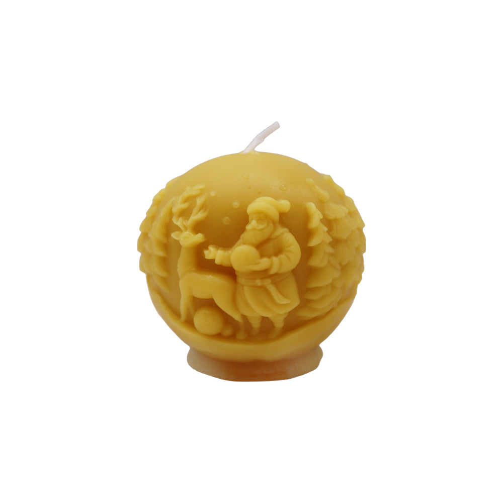 Handgegossene Bienenwachskerze Weihnachtskugel mit Weihnachtsmann, Rentier und Tannenbäumen