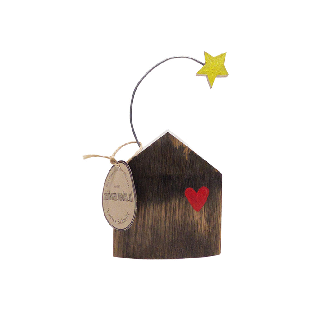 Deko-Haus mit Stern aus Weinfass-Holz