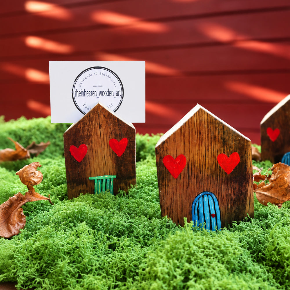 Fotohalter Haus mit Tür & Herzen aus Weinfass-Holz