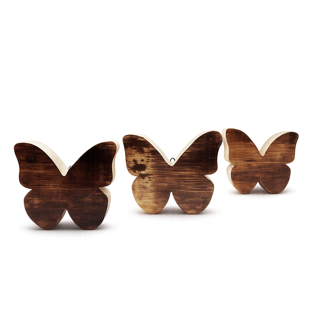Großer handgefertigter Holzschmetterling aus alten Weinfässern in natürlicher Holzoptik
