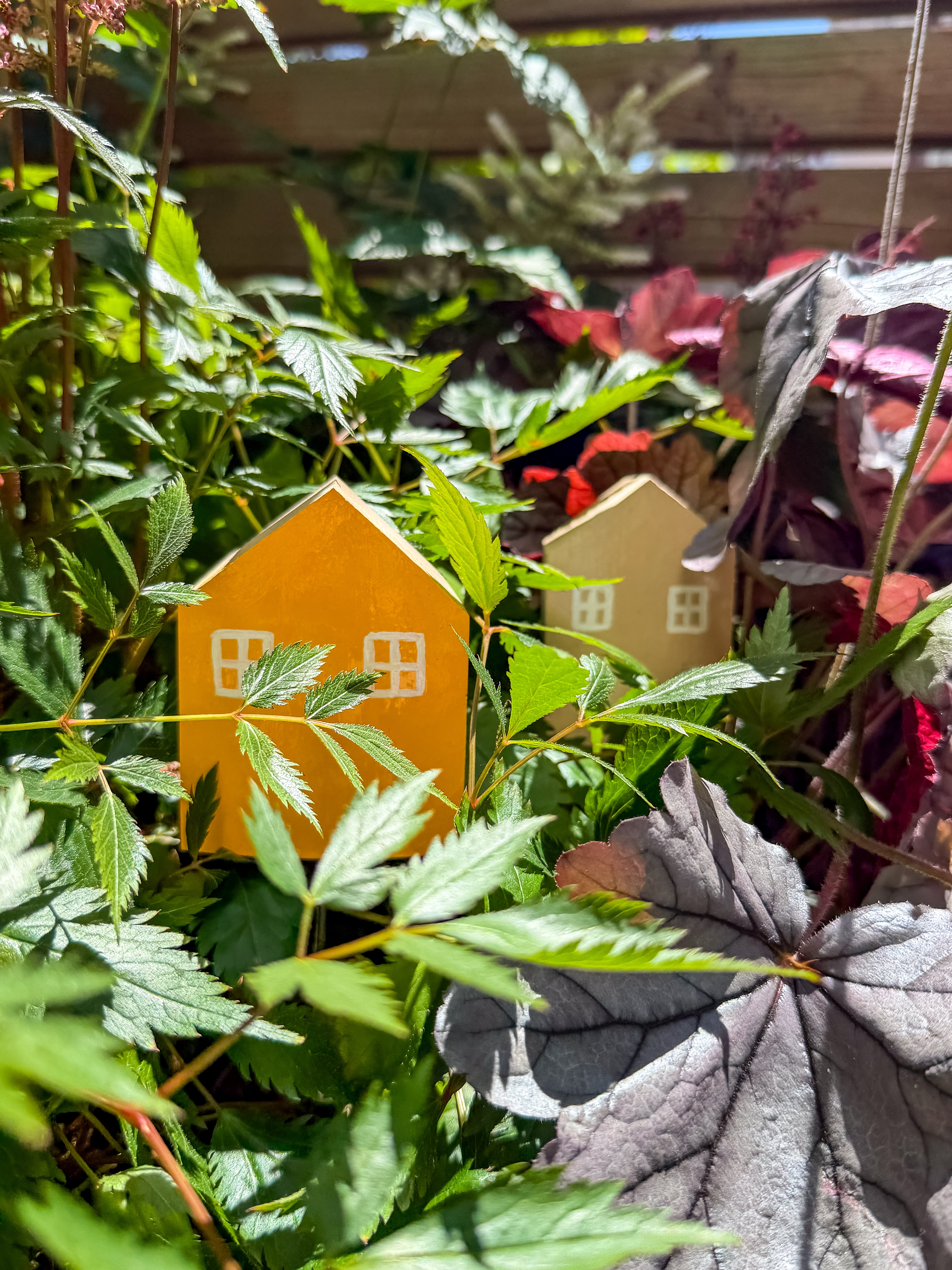 Hausstecker für Garten und Blumentopf aus Holz alter Weinfässer